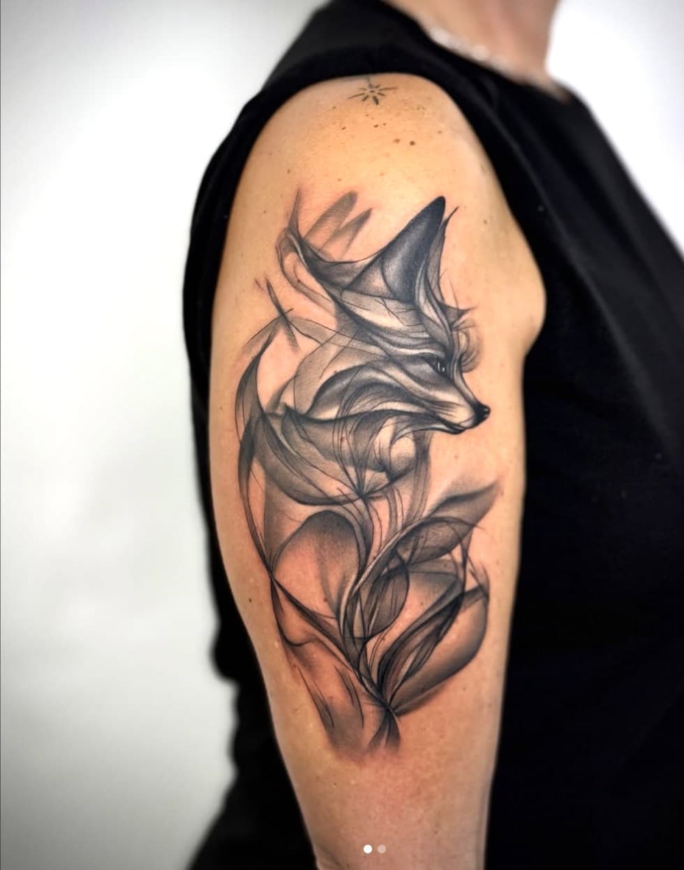 Fuchs Tattoo, Oberarm, Fine Line, Landshut