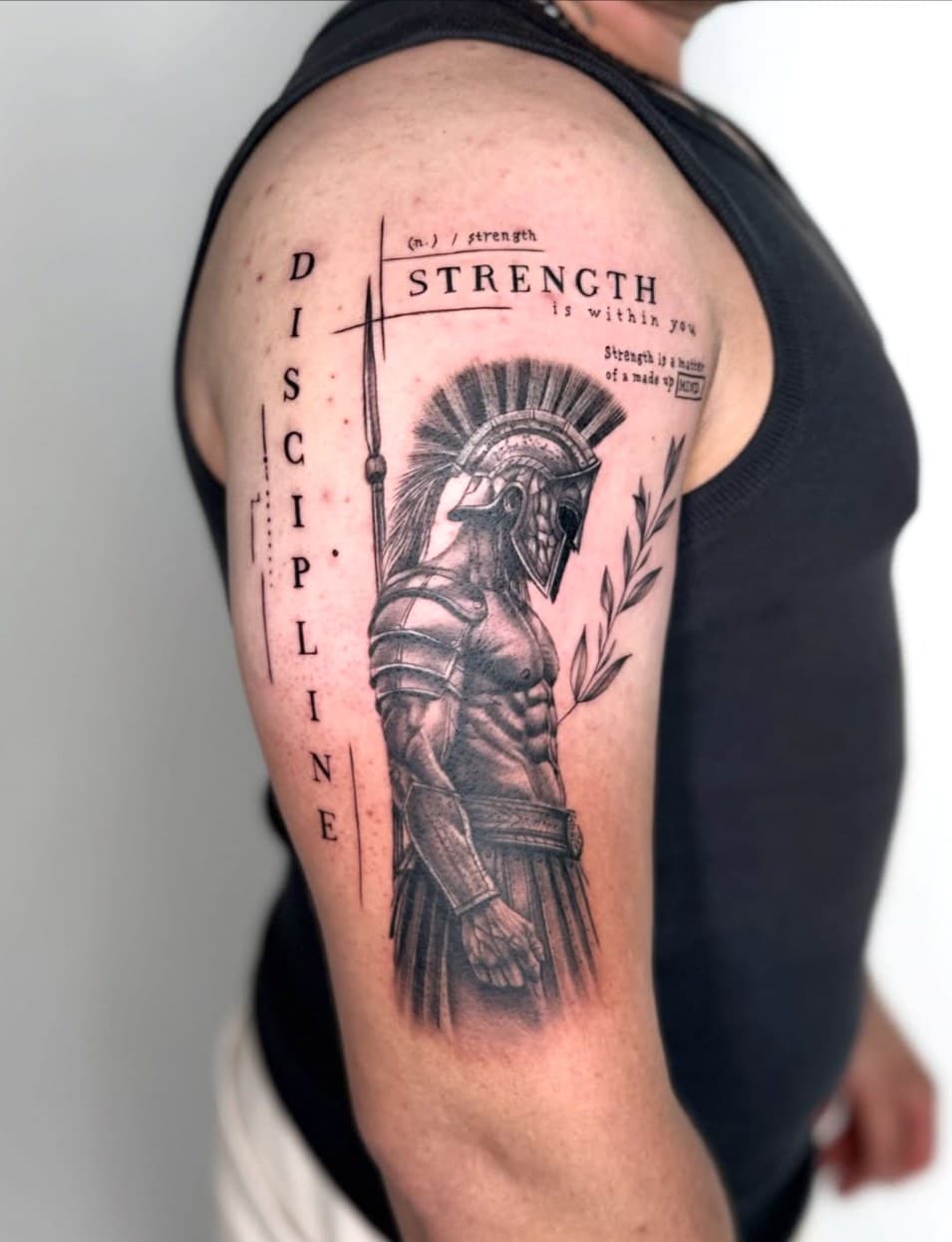 Spartanischer Krieger Tattoo, Oberarm, Black and Grey Realistic, Landshut